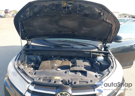 2019 Toyota Highlander Le from USA, damaged, VIN 5TDBZRFH7KS982318